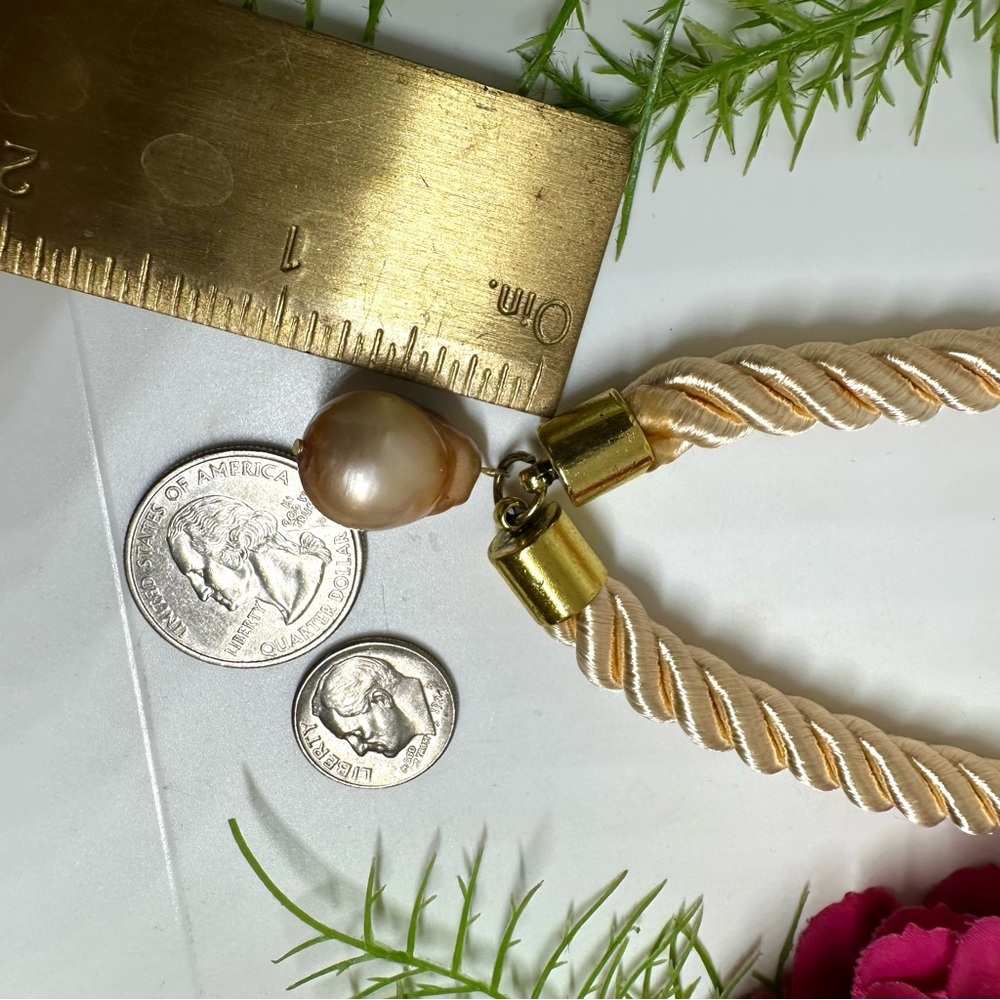 VINTAGE⚜️Satin Rope Choker Necklace With Real Baroque Pearl - Picture 8 of 8